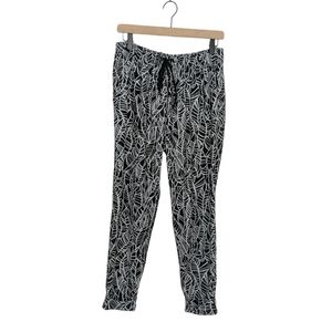 Lululemon Jet Crop Printed Pretty Palm Black Angel Wing Black White NO SIZE 6/8